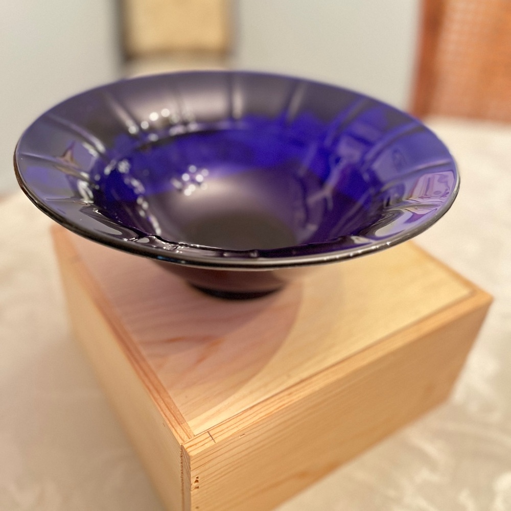 Stunning Vintage Cobalt Blue Footed Glass Bowl – Timeless Elegance!